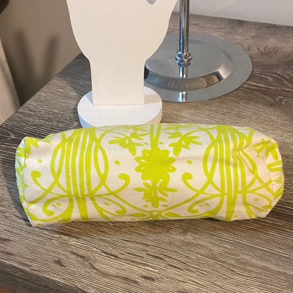 Liberty of London Lime Green White Floral Cosmetic Bag EUC 7.75x4.25x2.75 - Picture 3 of 6